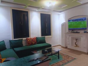 Salon lumineux d’une villa à louer à Marrakech